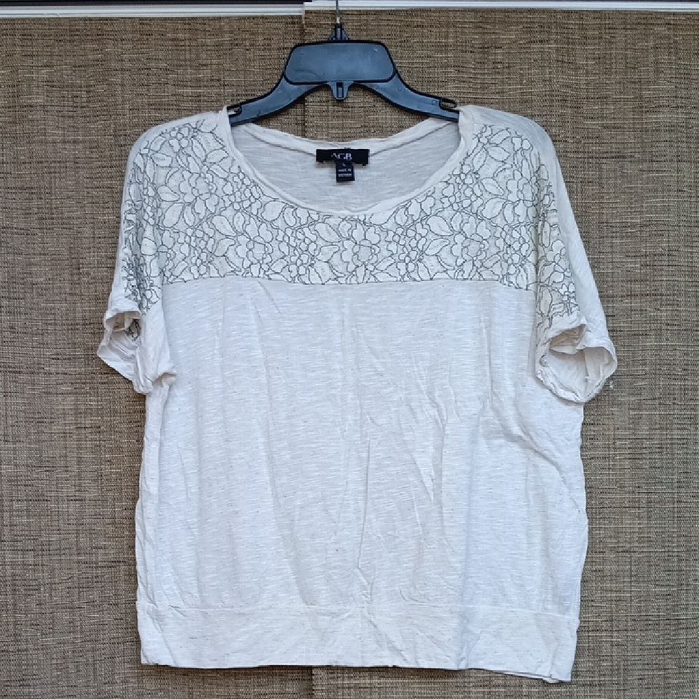 AGB Cream Lace Short Sleeve Top